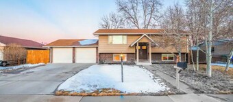 Spacious Home in the Heart of Loveland! Pet Friendly