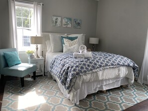 Basic Apartment | 3 bedrooms, iron/ironing board, free WiFi - A Little Peace of Cleveland (South Euclid)