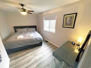 4 habitaciones, escritorio, tabla de planchar con plancha y wifi 