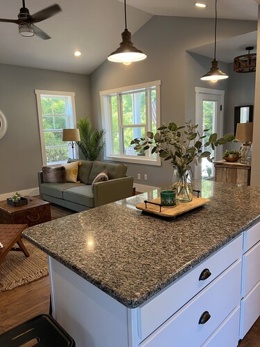 Comfy cottage in old town Pinehurst.