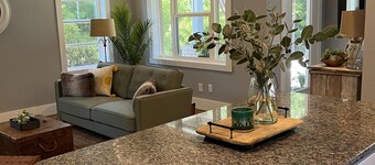 Comfy cottage in old town Pinehurst.