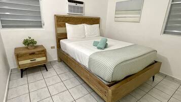 3 bedrooms, desk, free WiFi, bed sheets