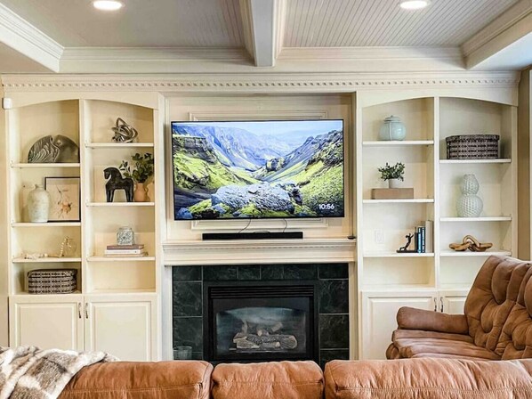 TV, fireplace