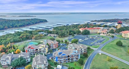 Sailor's Knot Sleeps 8 with outdoor pool less than 5 min from Lake Texoma