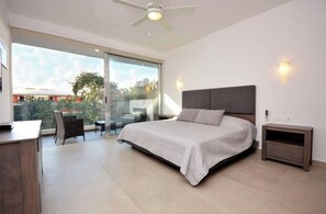 2 slaapkamers, een kluis op de kamer, een strijkplank/strijkijzer