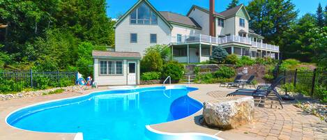 Outdoor pool, a heated pool