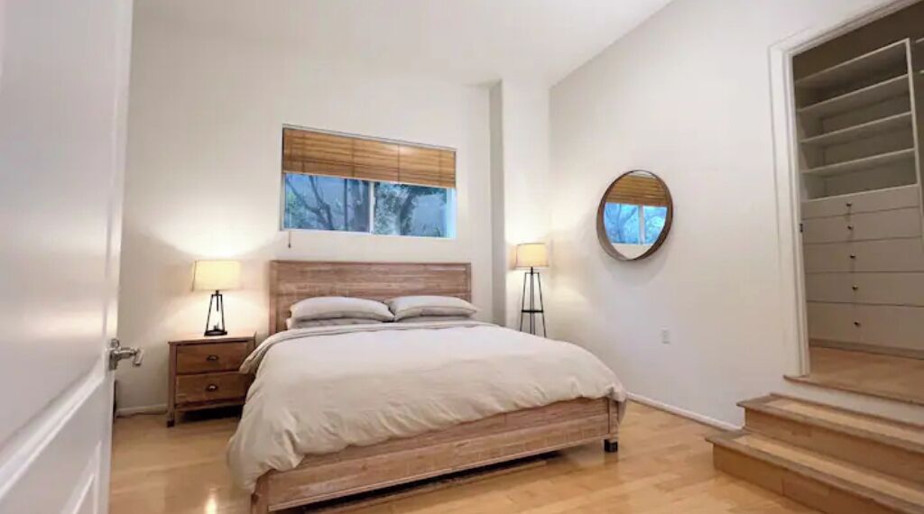 1 bedroom, desk, free WiFi, bed sheets