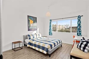 2 habitaciones, tabla de planchar con plancha, wifi y ropa de cama