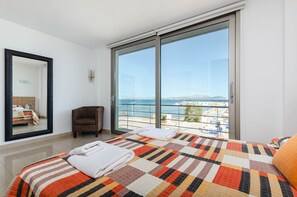 3 bedrooms, iron/ironing board, travel crib, free WiFi