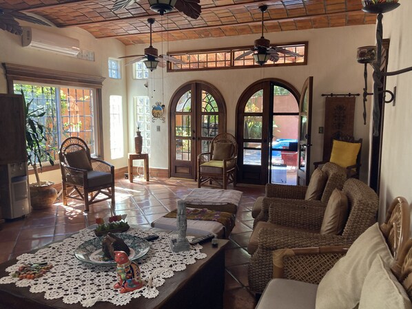 Interior - Casa Fiesta, Best Place to Rest, 1 Block Away From the Beach Owner Managed (Rincón de Guayabitos)