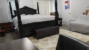 1 bedroom, desk, iron/ironing board, free WiFi