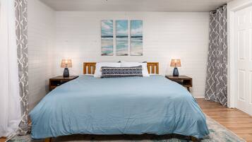 2 bedrooms, desk, free WiFi, bed sheets