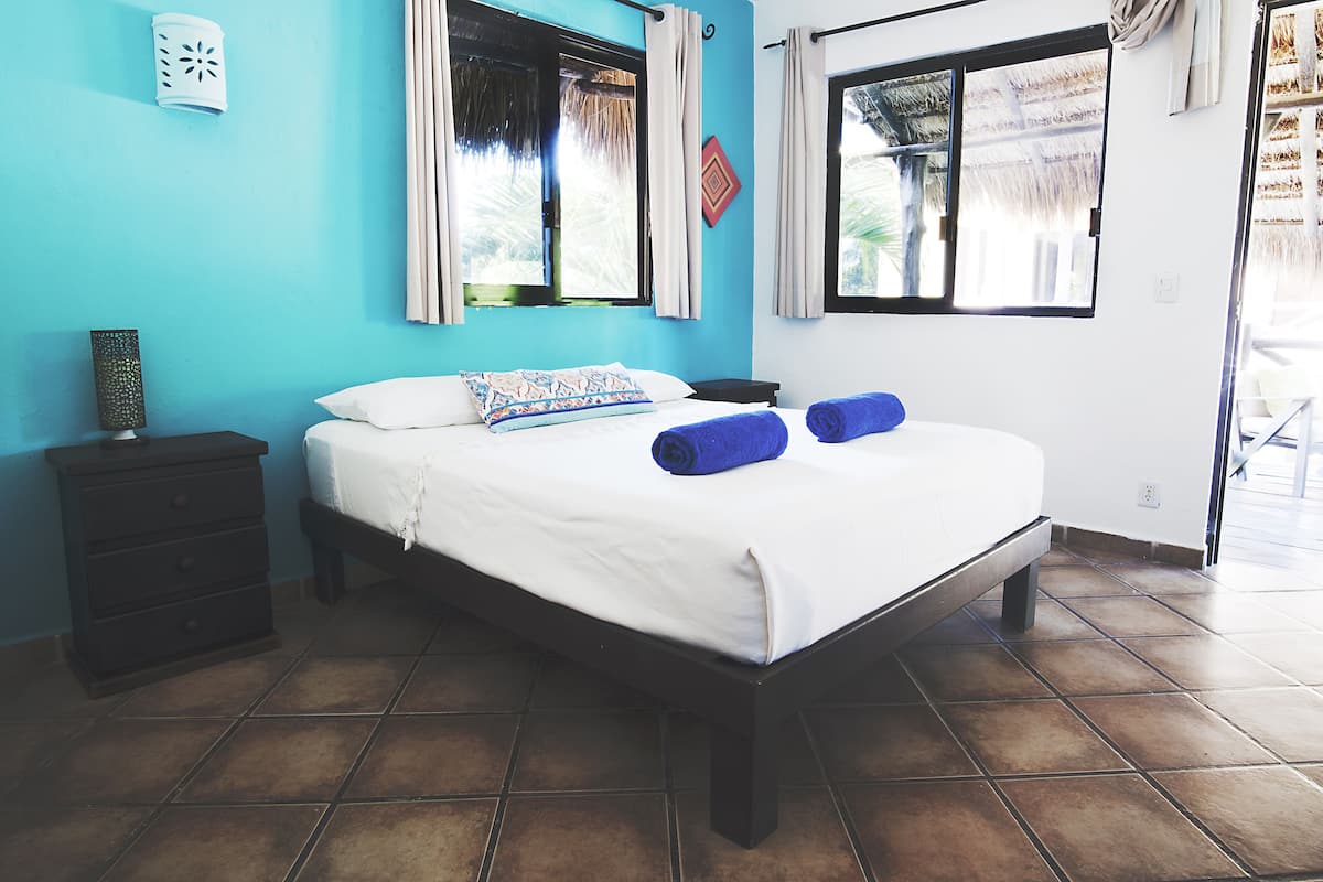 Habitación estándar | Caja de seguridad en la habitación y decoración personalizada