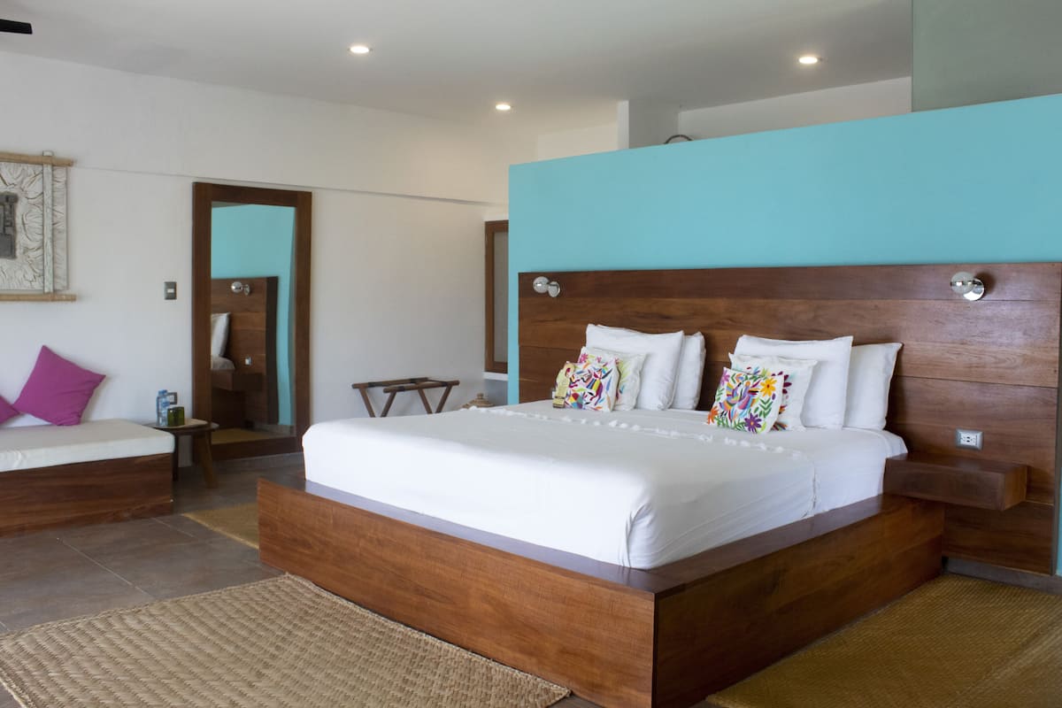 Caja de seguridad en la habitación y decoración personalizada