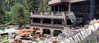 Dav’s Ski-in/Ski-out King Studio resort @ Everline