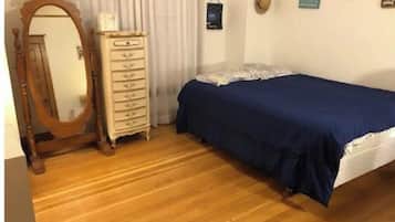 6 camere, una scrivania, ferro/asse da stiro, Wi-Fi gratuito