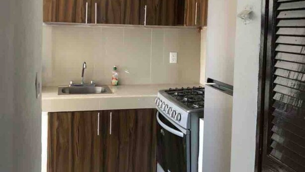 Departamento familiar | Cocina privada | Refrigerador, microondas, horno y licuadora