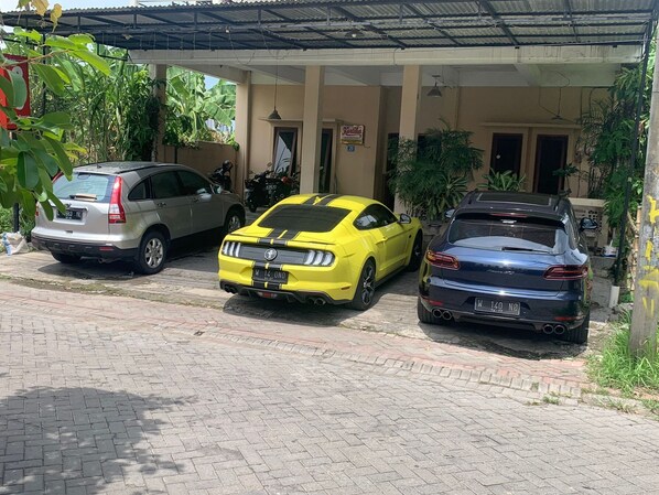 Front of property - Kartika Homestay Syariah Surabaya (Surabaya)