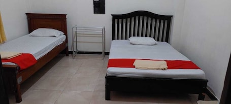Ropa de cama de alta calidad y escritorio
