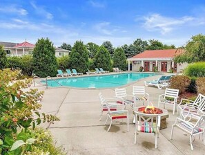 Piscine extérieure, piscine chauffée