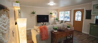 5 minutes from Beaches and the Redwoods