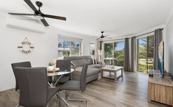 TV - Ground Floor 2Bed Beachfront Apartment, Kingscliff (Tweed)