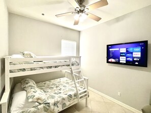 3 bedrooms, iron/ironing board, free WiFi, bed sheets