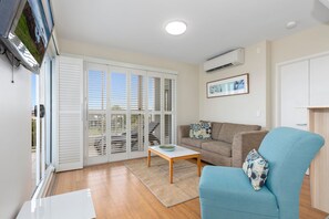 Smart TV - The Pool Resort Kingscliff - 1 BR Spa Suite (6204) - Holiday Management Co. (Tweed)