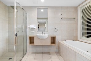 Hair dryer, towels - The Pool Resort Kingscliff - 1 BR Small Pool View (7204) - Holiday Management Co. (Tweed)
