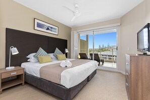 1 bedroom, iron/ironing board, free WiFi, bed sheets - The Pool Resort Kingscliff - 1 BR Small Pool View (7204) - Holiday Management Co. (Tweed)