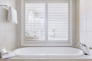 Hair dryer, towels - The Pool Resort Kingscliff - Studio Pool View (2207) - Holiday Management Co. (Tweed)