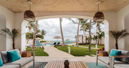 Crown Villa - Luxury Beachfront 8 bedroom property