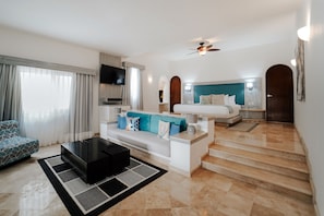 8 bedrooms, in-room safe, iron/ironing board, travel cot