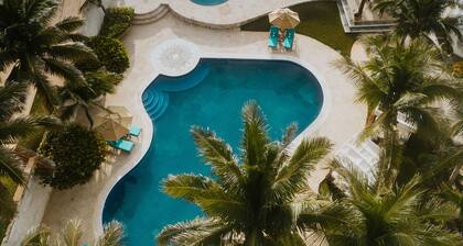 Crown Villa - Luxury Beachfront 8 bedroom property