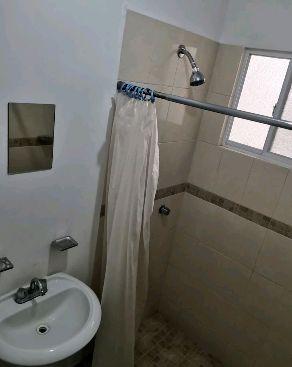 Standard Duplex | Bathroom | Rainfall showerhead, towels