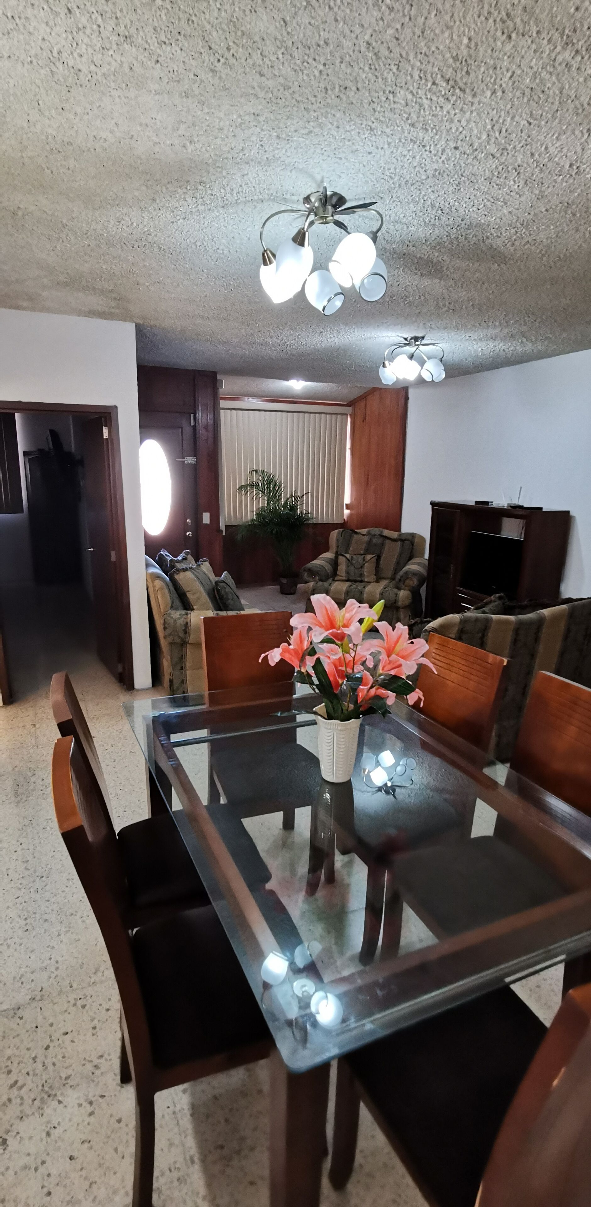 Family House | Ruang makan