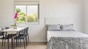 基本雙床房 | 書桌、筆電工作空間、熨斗/熨衣板、免費無線上網