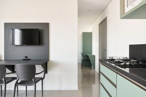 ห้องแฟมิลี่สำหรับสี่ท่าน | ครัวส่วนตัว | ตู้เย็น, ไมโครเวฟ, เตาประกอบอาหาร, เครื่องครัว/จาน/ช้อนส้อม