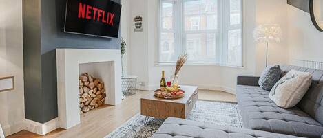 TV, fireplace