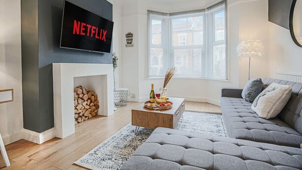 TV, fireplace