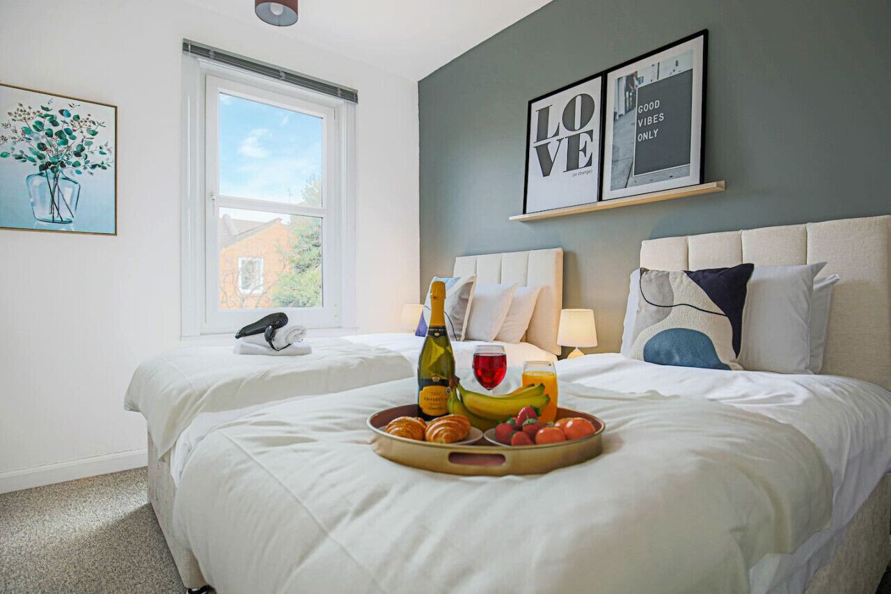 3 bedrooms, desk, iron/ironing board, WiFi