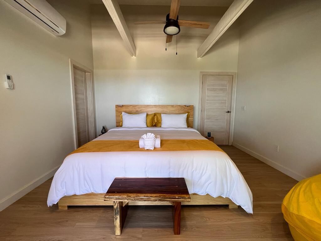 3 bedrooms, iron/ironing board, free WiFi