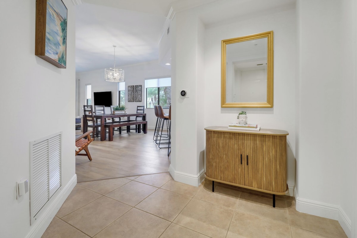 Photo 3 of Naples Bay Resort 3 bedroom condo, close to 5th, Resort Pools, Tennis, Gym & Spa