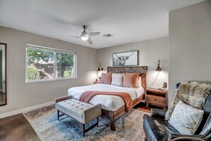 4 bedrooms, iron/ironing board, free WiFi, bed sheets - Casa Bonita with Private Pool / 4B/2B sleeps 8 in Old Town Scottsdale (Scottsdale)