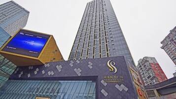 المنشأة من الخارج