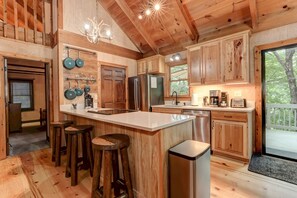 冰箱、微波炉、烤箱、炉灶