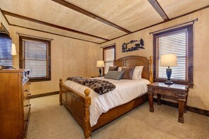 4 bedrooms, free WiFi, bed sheets - Reel Bliss Cabin - Rustic interiors, Wi-Fi, fireplace & lake access! (Jasper)