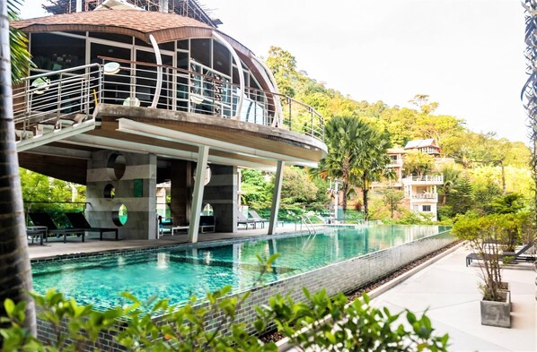 Pool - ET504- upper floor studio at Emerald Terrace (Patong)