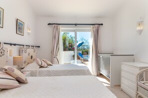 4 Schlafzimmer, Zimmersafe, Bügeleisen/Bügelbrett, kostenloses WLAN