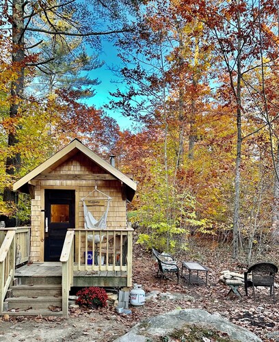Tiny House with private hot tub on 100 acres